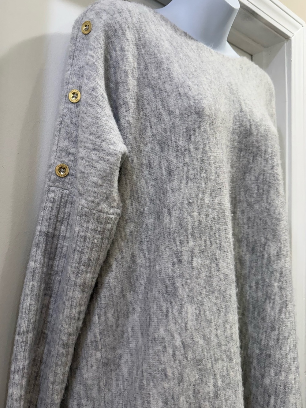 Lilly Pulitzer Arna Gray Sweater Size Medium - Picture 4 of 12
